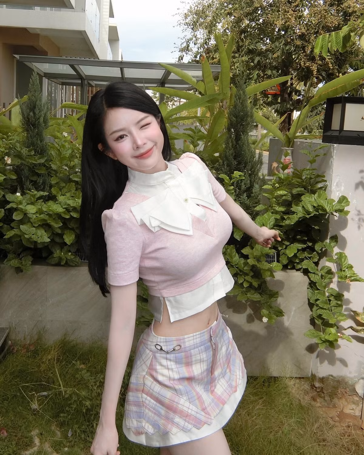 Thời gian gần đây, Mie cũng thường xuất hiện với giao diện nữ tính, ngọt ngào.