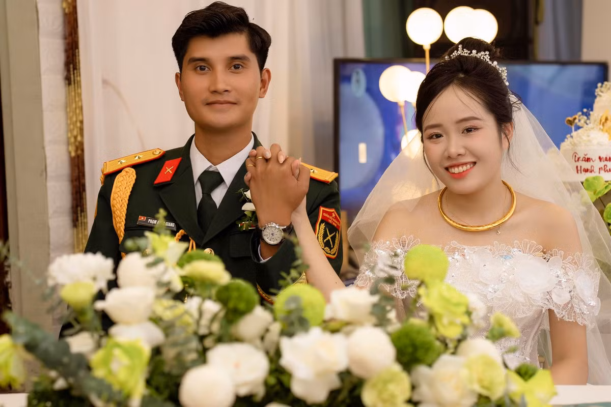 Trên trang cá nhân của mình, anh cũng thỉnh thoảng chia sẻ về cuộc sống hằng ngày.