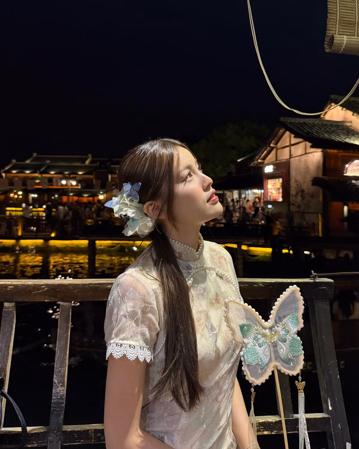 Loạt ảnh của cô nàng khiến người theo dõi không khỏi xuýt xoa: "mê quá chị ơi", "mỹ nhân là đây", "xem chân của bả kìa, mê quá trời quá đất".