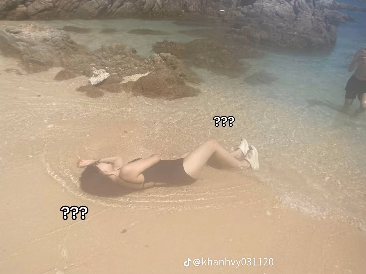 "Tiên nữ mắc cạn à", "ôi căn được góc này thì cũng đỉnh thật đấy" - netizen không khỏi cười bò dưới tấm ảnh này của cô gái.