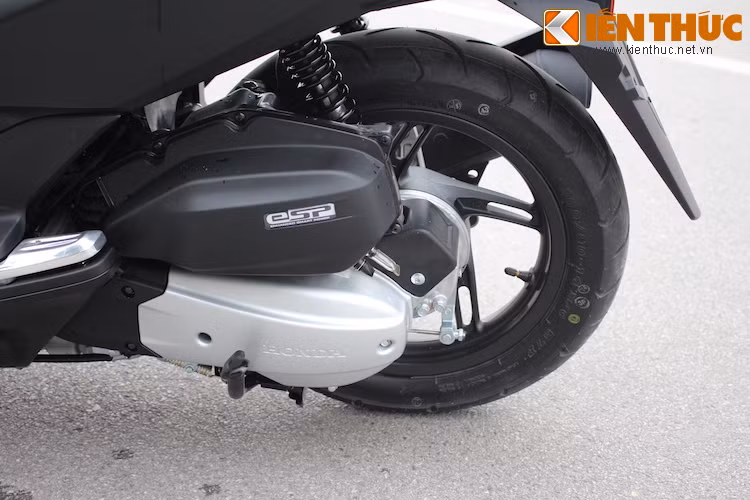 Động cơ được trang bị cho PCX 125 là loại máy cơ ESP 125 cc, phun xăng điện tử công suất 11,53 mã lực tại 8.500 vòng/phút, mô men xoắn 11,7 Nm tại 5.000 vòng/phút, đi kèm các công nghệ như bộ đề ACG, dừng cầm chừng Idling Stop...