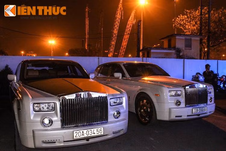 Dan sieu xe Rolls-Royce ma vang bien 