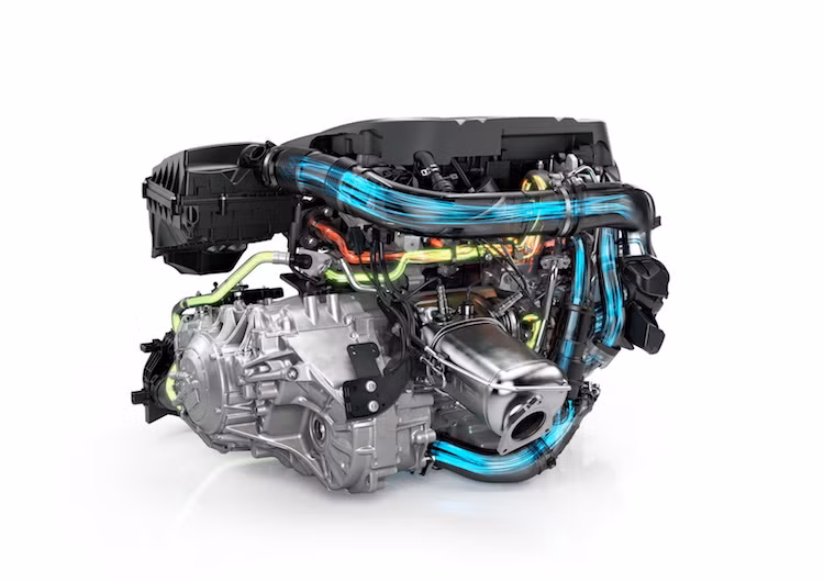 Phiên bản S90 thấp nhất sẽ được trang bị động cơ diesel tăng áp 2.0l với 2 mức công suất là 190 mã lực/400 Nm hoặc 235 mã lực/480 Nm. Phiên bản chạy xăng tầm trung T6 của chiếc xe sở hữu động cơ xăng 2.0l tăng áp có trang bị cả siêu nạp lẫn tăng áp, đạt công suất lên tới 320 mã lực/400 Nm.