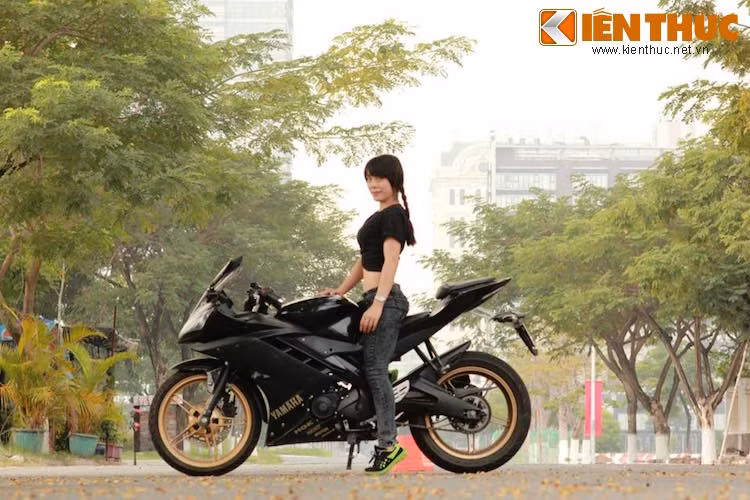 Lưu Thị Thu Trang xuất thân là một người thợ chuyên may đồ bảo hộ cho các tay đua nam. Từ đó, cô đã dần bị nhiễm "máu tốc độ" và từ đây cô đã "bén duyên" với bộ môn đua xe.