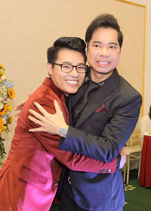 Den ung ho truyen nhan Duy Cuong, Ngoc Son bi “quay” chuyen chua lay vo-Hinh-3