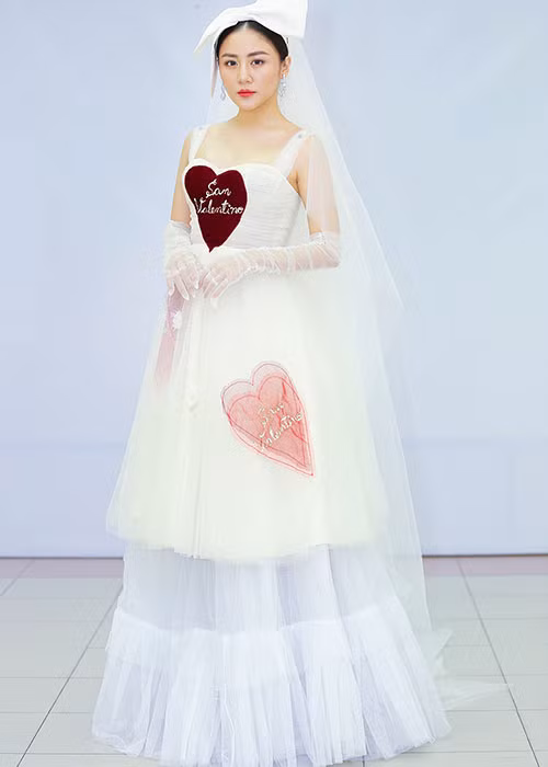 Single “Một ngày hay trăm năm” là món quà tháng 5, mở màn cho chuỗi kế hoạch của Văn Mai Hương trong năm 2018.