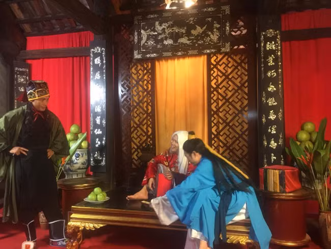 Vượng Râu cho hay, khi bắt tay vào làm bộ phim cổ trang hài này, anh nhận thấy rất nhiều khó khăn cần khắc phục, không riêng gì vốn đầu tư.