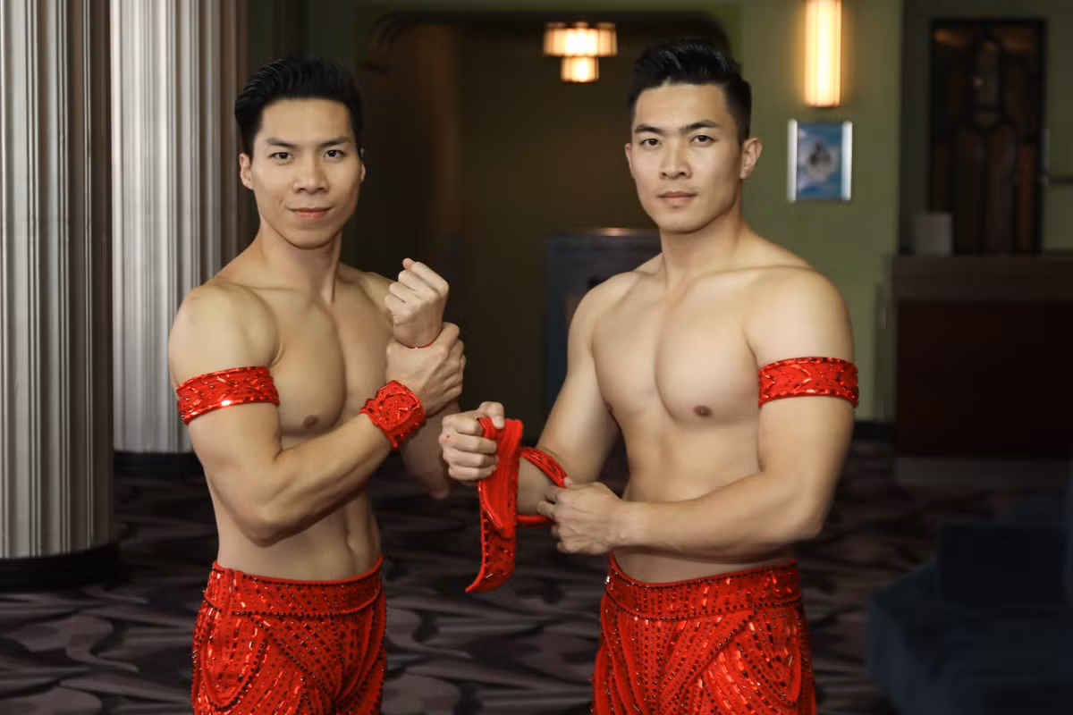 Quốc Cơ - Quốc Nghiệp đã ghi điểm trong lòng người hâm mộ Việt Nam.