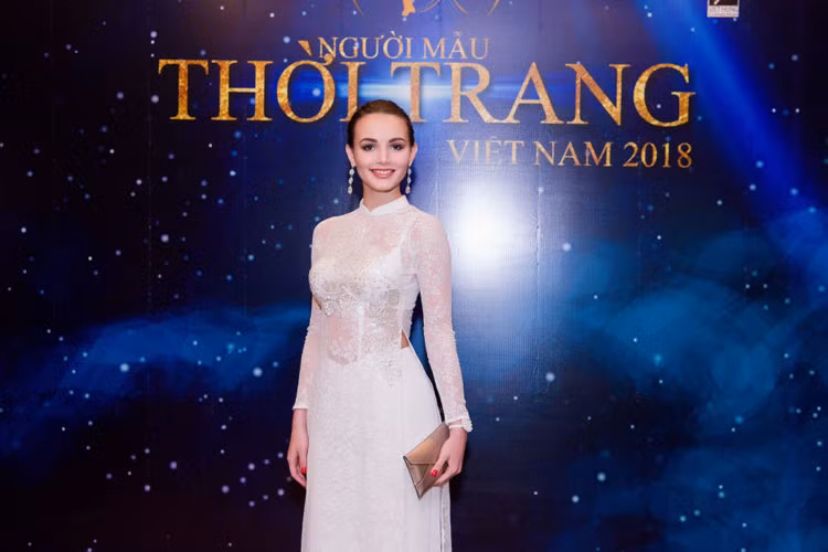 Đặc biệt, Hoa hậu đại sứ du lịch thế giới 2017 Aibedullina Talliya cũng xuất hiện tại buổi công bố Top 30 Người mẫu thời trang Việt Nam.