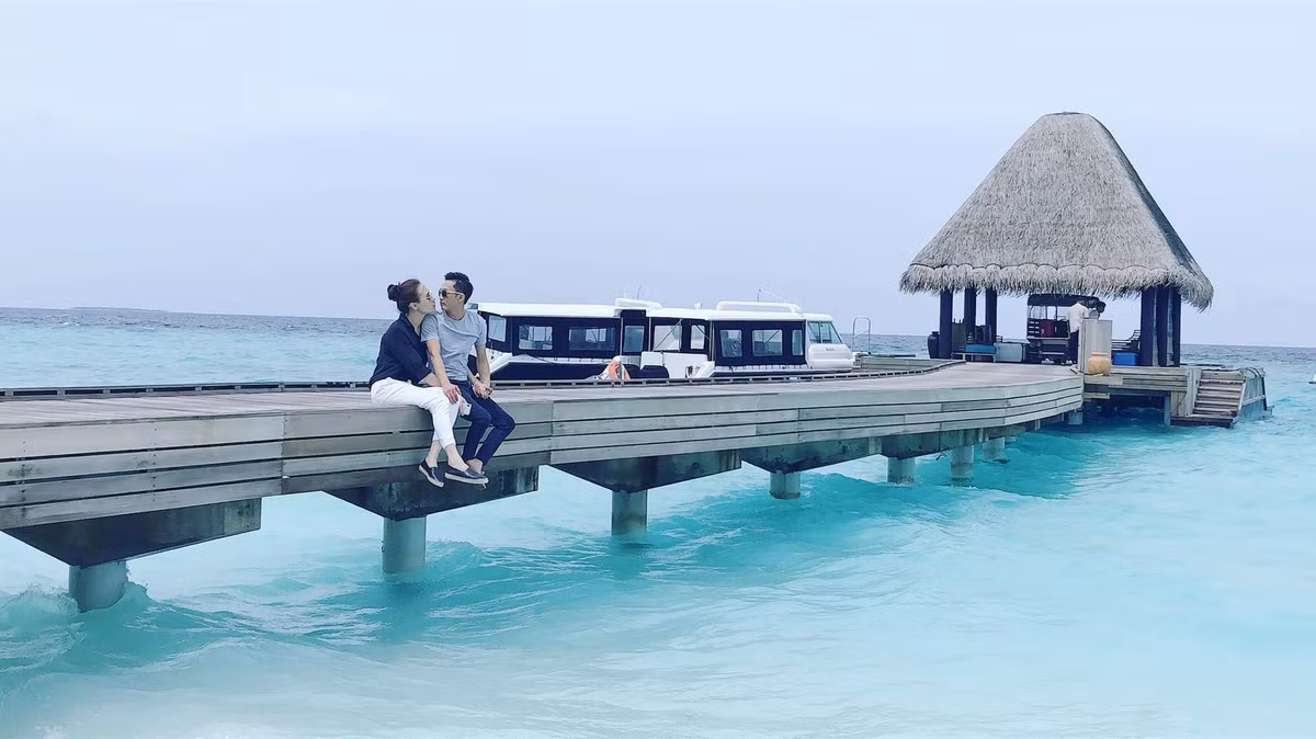 Ở phần bình luận, nhiều người không khỏi thích thú với món quà vô cùng giản dị và đầy tâm huyết này của Cường Đô La dành cho Đàm Thu Trang. Thậm chí, một số khán giả còn bày tỏ sự ngưỡng mộ khi chứng kiến tình cảm bền chặt, hạnh phúc, không ồn ào của cặp đôi.