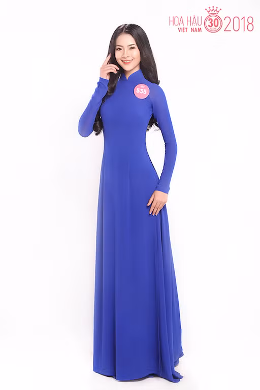 Dàn thí sinh năm nay tạo dáng và biểu cảm trước ống kính khá chuyên nghiệp dù đây là bộ ảnh đầu tiên các thí sinh được chụp, ngay sau khi có kết quả sơ khảo phía Nam.