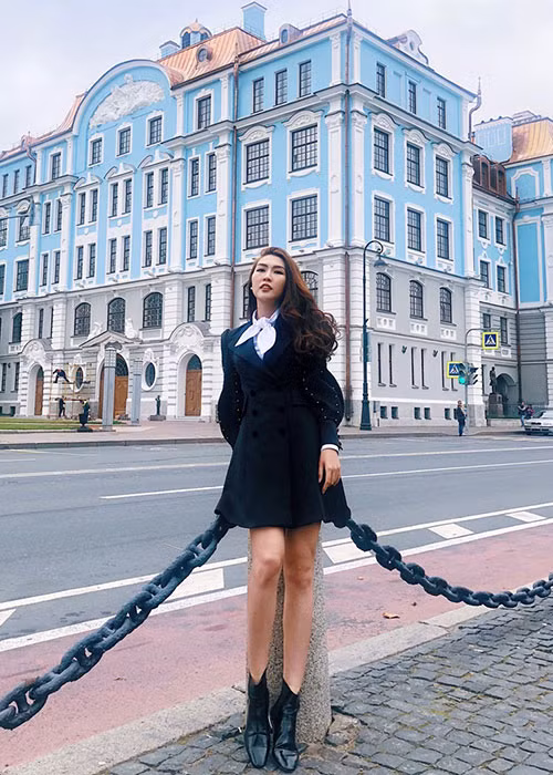 Tường Linh được biết đến khi đăng quang cuộc thi Hoa hậu sắc đẹp châu Á - Miss Asia Beauty 2017 và sau đó đoạt vị trí Top 8 Hoa hậu Liên lục địa - Miss Intercontinental 2017.
