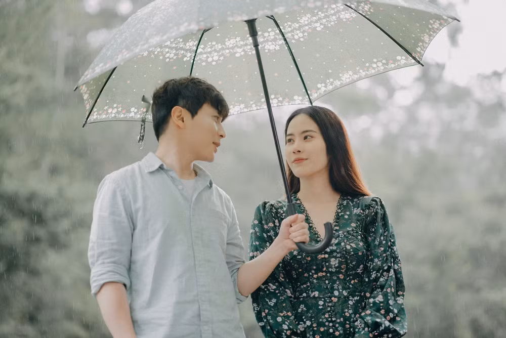 Từ lý do này, Thanh Huy đã bàn với Nam Em cùng ê-kíp hợp tác thực hiện bộ phim ngắn mang tên "Gọi tên nỗi đau" được lên kịch bản dựa trên những tính cách thật của Nam Em.