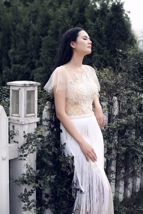 Bước sang tuổi 28, Lương Nguyệt Anh cũng tự hứa với mình, sẽ cố gắng hoàn thành những dự định trong năm nay để sớm đưa sản phẩm mới đến với khán giả.