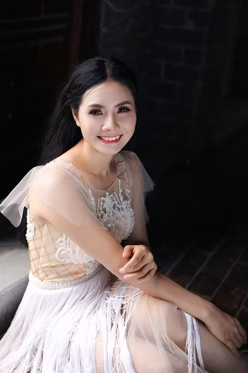 Tuy nhiên, Nguyệt Anh cũng bày tỏ, dù mặc gì, trang điểm thế nào đi chăng nữa thì Nguyệt Anh vẫn là "gái quê" trong tâm hồn, cách sống.