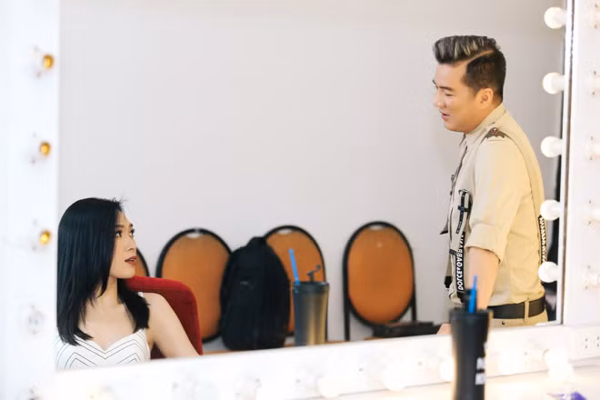 Đây là lần hiếm hoi Mỹ Tâm và Đàm Vĩnh Hưng có dịp ngồi chung ghế nóng, sau 3 năm cùng làm HLV The Voice đến nay. Nhiều khán giả tin rằng đây sẽ là dịp để Mr. Đàm tiếp tục bày tỏ tình cảm và sự niềm si mê của anh dành cho "người tình không bao giờ cưới".
