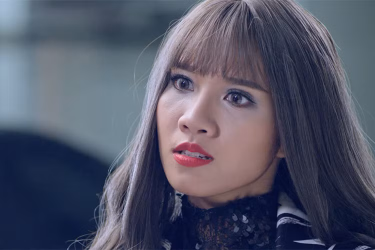 Mai Bảo Ngọc - đối thủ của Nhã Phương trong phim.