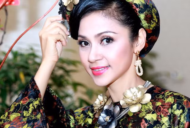 Ngoài công việc, Việt Trinh dành chủ yếu thời gian cho con trai.