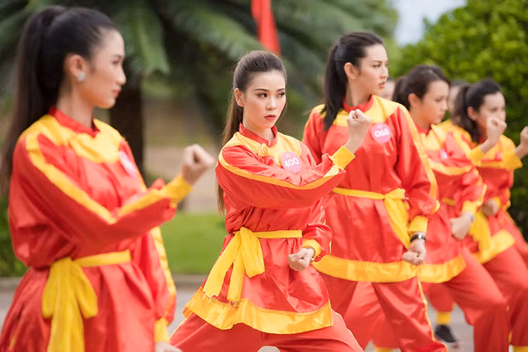 Hình ảnh đẹp của thí sinh khi luyện võ.
