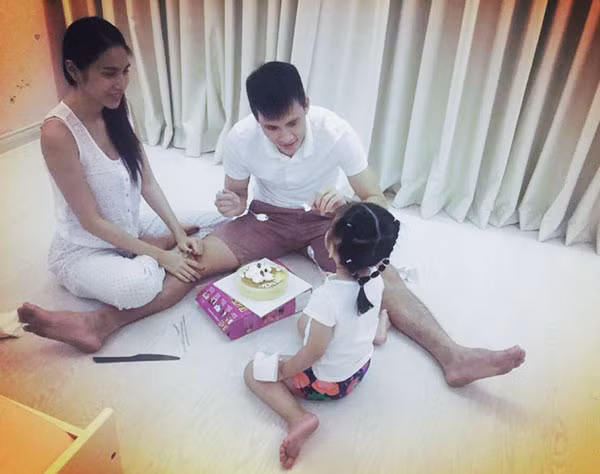 Gia đình hạnh phúc của Công Vinh và Thủy Tiên.