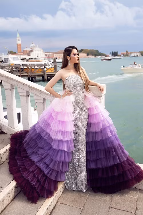 Trước đó, Lý Nhã Kỳ vừa có chuyến công du sang Rumani.