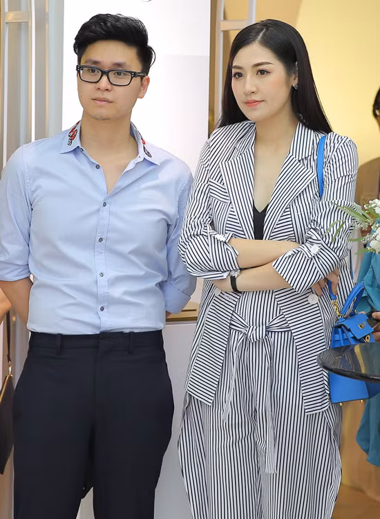 Tu Anh lan dau xuat hien ben chong sap cuoi