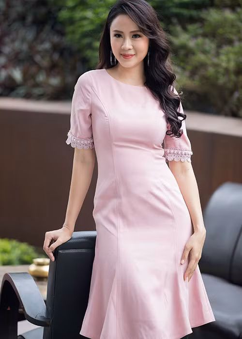 Trong phim Hồng Diễm vào vai Dung - nàng dâu nết na, đảm đang của gia đình Vũ Gia.