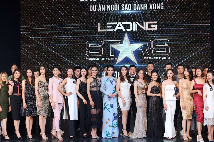 Buổi casting "Ngôi sao danh vọng" thu hút 200 ứng viên đến từ Hà Nội và các tỉnh thành phía Bắc, thậm chí có cả các thí sinh từ Bến Tre và người Việt tại Singapore bay về tham dự.