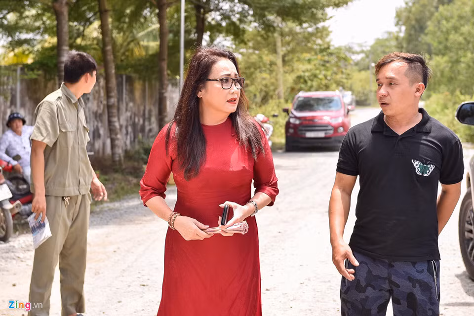 Nghệ sĩ Thanh Hằng cũng có mặt. Đối với chị Hoài Linh không chỉ là đồng nghiệp mà còn là người ơn nghĩa với mình. Chính danh hài đã đưa chị trở lại với nghệ thuật sau thời gian lấy chồng và mưu sinh ở xứ người.