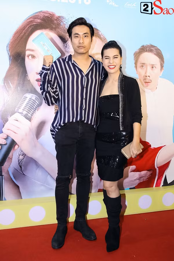Tối 29/8/2018, cặp đôi tay trong tay xuất hiện tại buổi họp báo phim Hoán đổi. Dành cho nhau những cử chỉ ân cần, ánh mắt trìu mến, Kiều Minh Tuấn và Cát Phượng như chứng minh tin đồn không chính xác, cả hai vẫn đang hạnh phúc bên nhau.