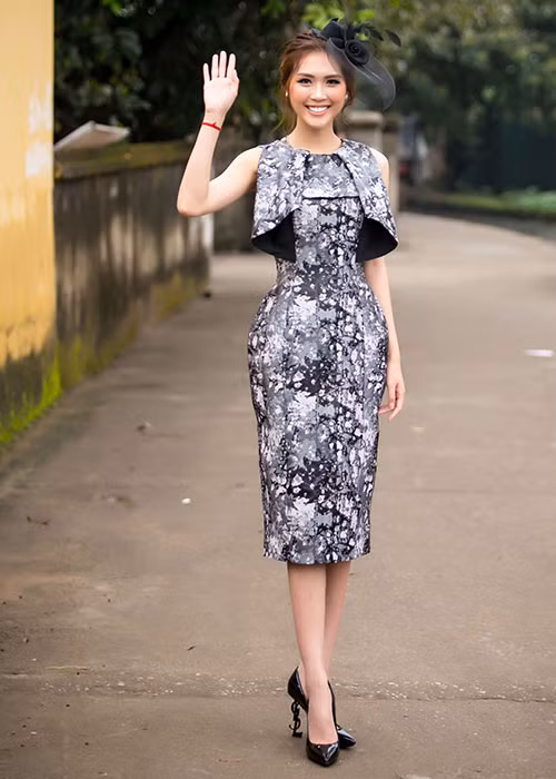 Cùng góp mặt trong sự kiện, Tường Linh được ngợi khen bởi nhan sắc xinh đẹp rạng ngời.