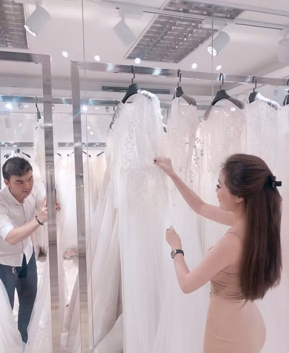 Món quà sao nhí Hà Duy tặng vợ sắp cưới ước tính lên tới khoảng 100 triệu đồng.