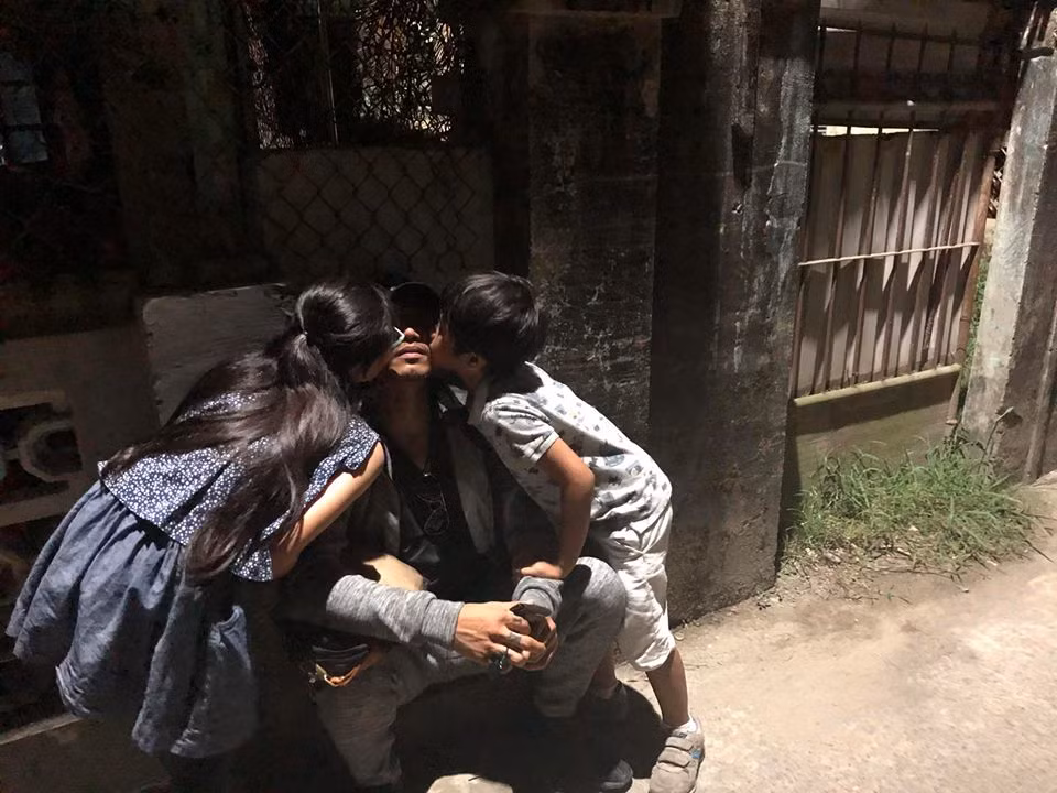 Vợ Phạm Anh Khoa tiếp tục chia sẻ ảnh gia đình hạnh phúc đi du lịch mặc scandal.