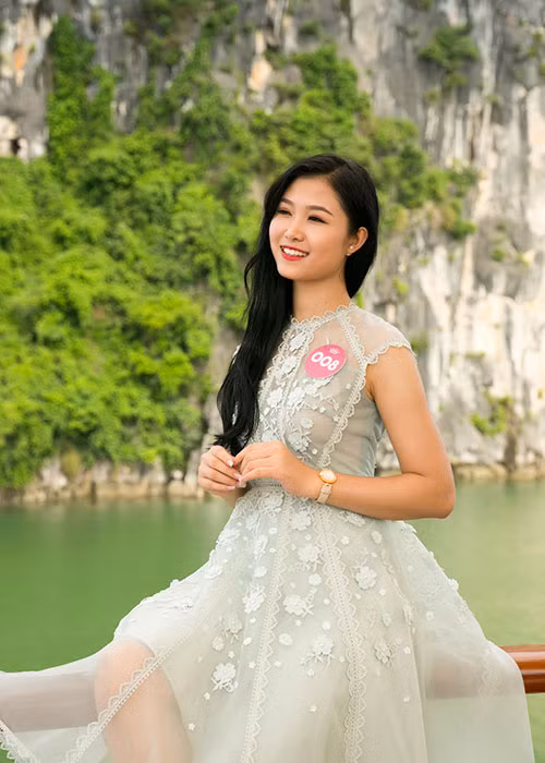 Tính đến thời điểm hiện tại có 43 thí sinh tranh ngôi vị hoa hậu, sau khi thí sinh Lê Thị Mỹ Duyên (SBD 382) bất ngờ thông báo dừng cuộc chơi.