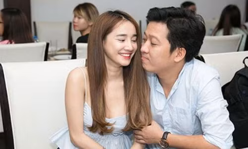 Nhã Phương luôn chọn cách im lặng trước mọi lùm xùm tình cảm của bạn trai.