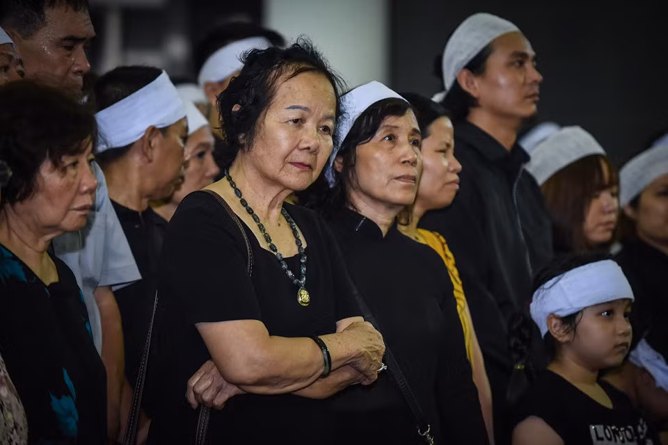 "Thị Nở" Đức Lưu chia sẻ dù sức khoẻ không tốt, huyết áp tăng, bà vẫn cố gắng đến tiễn đưa Bùi Cường về nơi an nghỉ. Bà cảm thấy xót xa khi nghĩ đến chuyện đồng nghiệp chưa được phong danh hiệu NSND dù đã cống hiến cho nghề cả đời. Đến nay, Làng Vũ Đại ngày ấy vẫn là bộ phim in dấu ấn sâu đậm trong lòng khán giả. Theo NSƯT Đức Lưu, hai người có chênh lệch về tuổi tác nhưng lại rất hợp lý khi đóng cặp.