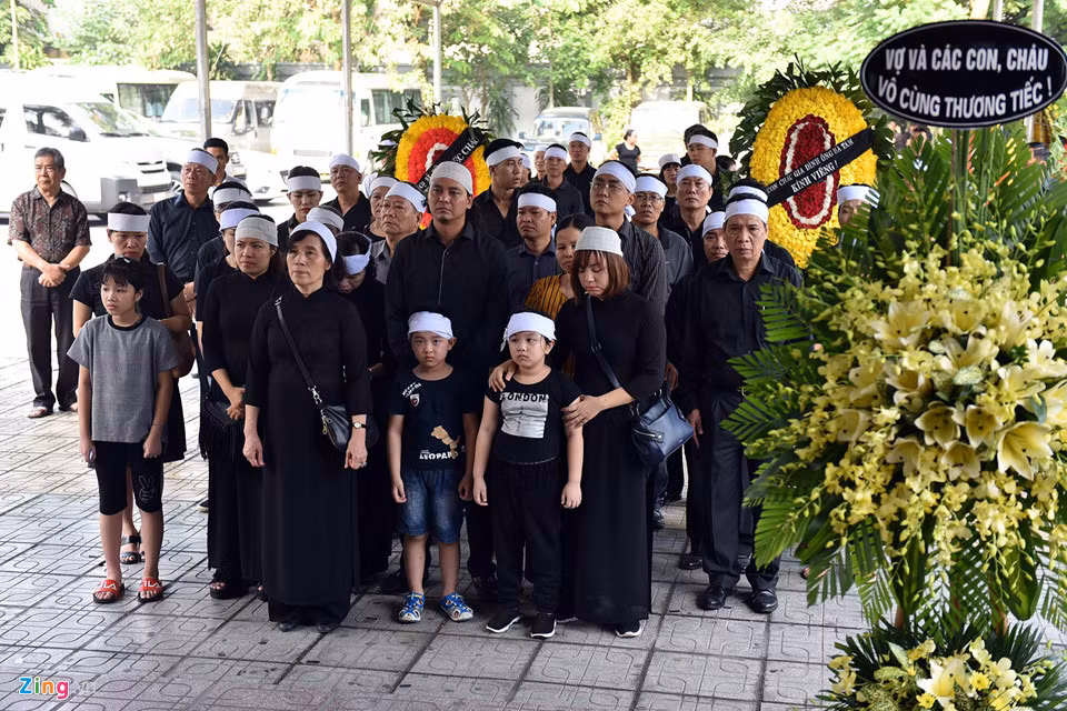 Diễn viên, đạo diễn Bùi Cường qua đời vào rạng sáng 3/8 do tai biến mạch máu não, hưởng thọ 71 tuổi.