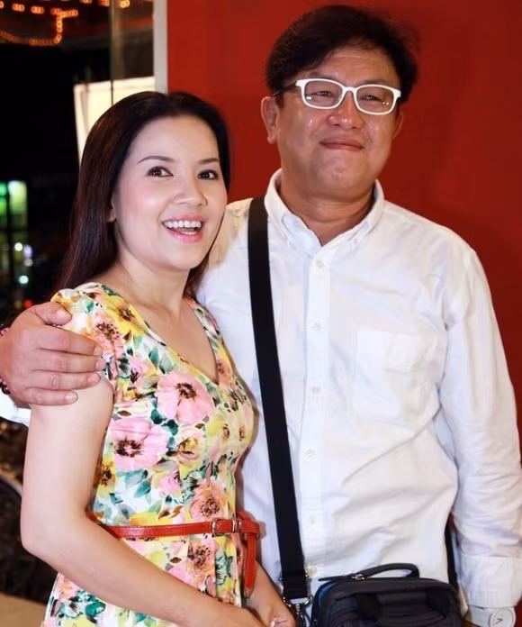 Diễn viên Ngọc Trinh phủ nhận tin đồn ly hôn chồng Hàn Quốc.