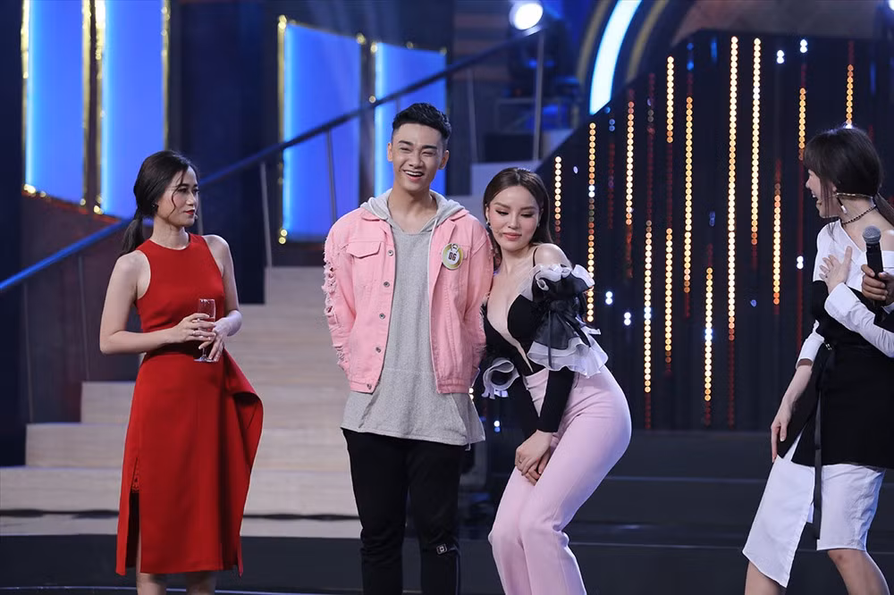 Kỳ Duyên "thả thính" trai đẹp.