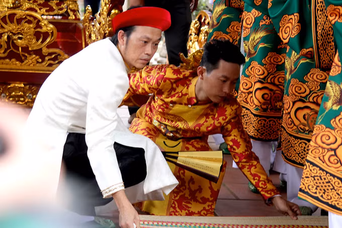 Hàng năm, Hoài Linh cùng các nghệ sĩ, học trò đều kỷ niệm lễ giỗ tổ ngành sân khấu (12/8 âm lịch). Ba năm nay, sự kiện được tổ chức tại công trình tâm nguyện của anh tại Long Phước.