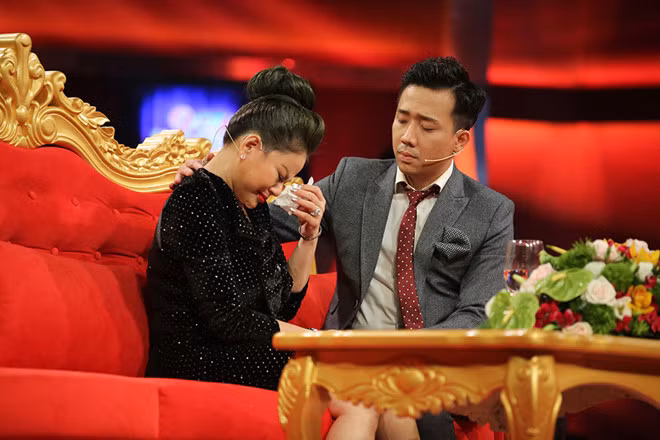 Lê Giang tố chồng cũ bạo hành trên sóng truyền hình.