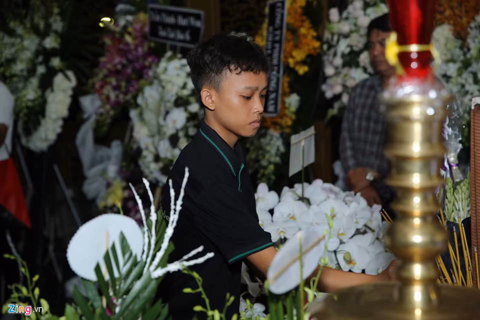 Hồ Văn Cường cho hay được mẹ nuôi dạy bảo phải tôn kính những bậc cha chú trong nghề.