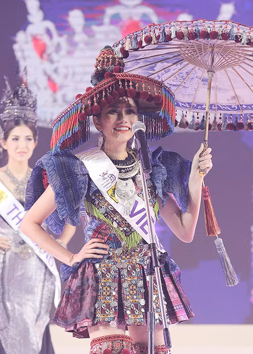 Trang phục truyền thống của Diệu Linh. Ảnh: Đại Dương