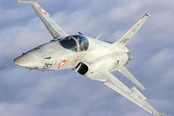 Theo nguồn tin quân sự Mỹ, sau khi được tiếp nhận, những chiếc F-5E sẽ được Không quân nước này nâng cấp lên chuẩn F-5N và kéo dài thời gian phục vụ và được sử dụng cho vai trò đặc biệt - đóng giả tiêm kích "phe địch" huấn luyện phi công không chiến.