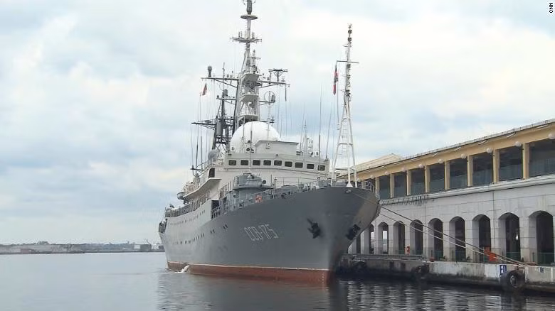 Viktor Leonov là một trong 7 tàu thu thập dữ liệu tình báo Đề án 864 "Vishnya" trong biên chế hải quân Nga, được chế tạo trong thập niên 1980.