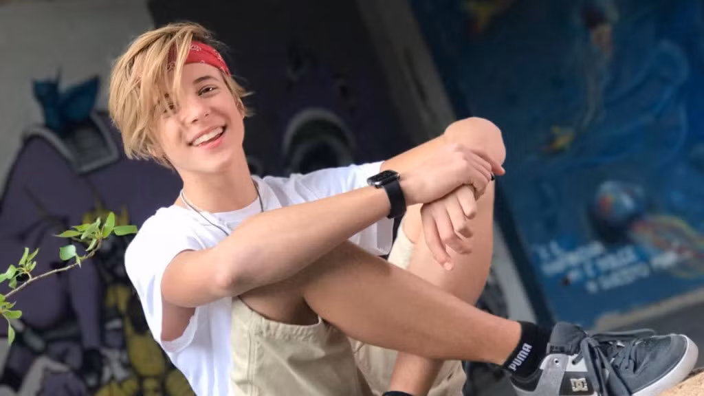 Bẵng đi hơn một năm, hot boy The Voice Kids ngày nào đã 14 tuổi. Tuy nhiên, điều khiến nhiều người ngạc nhiên là sự "lột xác" ngoạn mục về ngoại hình của chàng trai.
