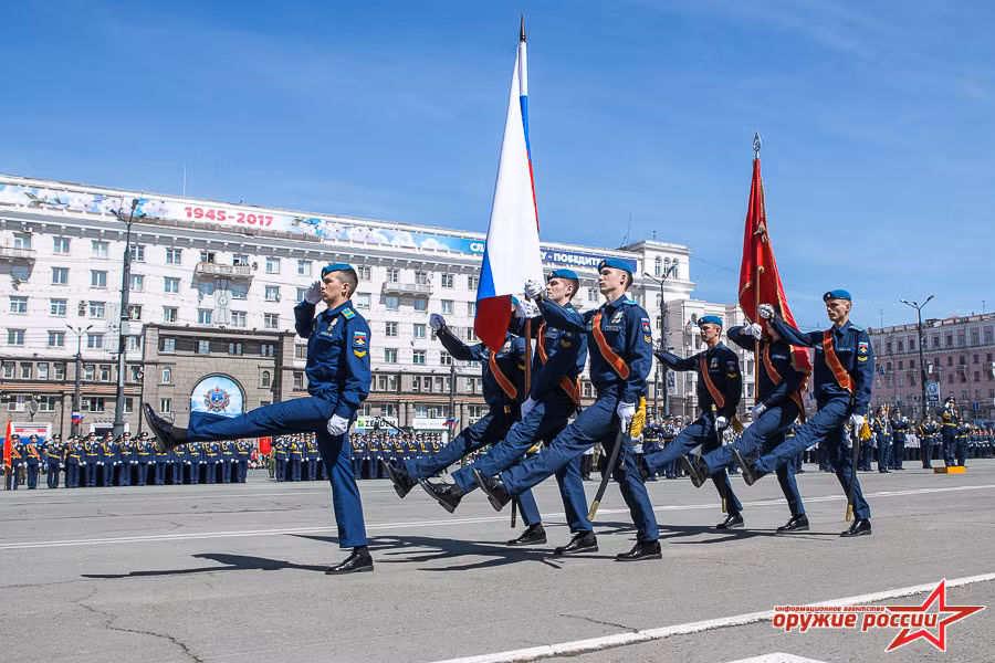 Tuy quy mô nhỏ nhưng cuộc duyệt binh vẫn diễn ra với mọi nghi thức đầy đủ nhất. Nguồn ảnh: Arms-Expo