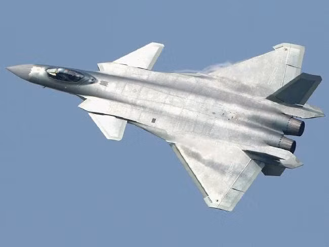 Theo giới quan sát, hành động triển khai J-20 của Trung Quốc tới Chiến khu Đông bộ là một trong những động thái cực kỳ cứng rắn của Bắc Kinh nhằm đáp trả lại những hành động gây hấn của Mỹ trong khu vực này trong thời gian gần đây. Nguồn ảnh: BI.