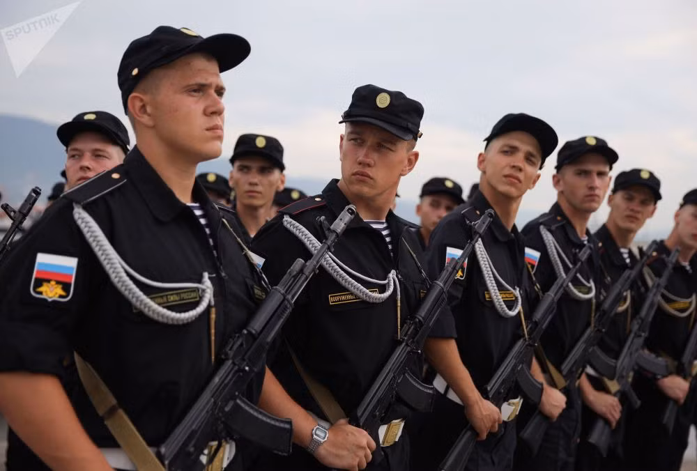 Lính hải quân đánh bộ Nga trong cuộc duyệt binh diễn ra tại Novorossiysk. Nguồn ảnh: Sputnik.