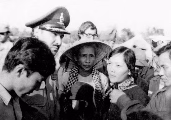 Đến năm 1974, bà được trả tự do theo hiệp định Paris. Tại Havana, Cuba thậm chí còn có một trường tiểu học được đặt theo tên bà. Đồng chí Võ Thị Thắng mất năm 2014 ở tuổi 69, Nguyên Chủ tịch nước Việt Nam Trương Tấn Sang đã ghi trong sổ tang của bà và cho rằng bà đã có một cuộc đời "sống vĩ đại, chết vinh quang". Nguồn ảnh: TL.